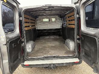 Renault Trafic 1.6 dCi L2H1 Comfort AIRCO NAVI PDC 3-pers. picture 15