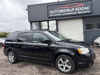 krockskadad bil auto Chrysler Town & Country 3.8 V6 7-pers. AUTOMAAT NIEUWE APK 2008/1