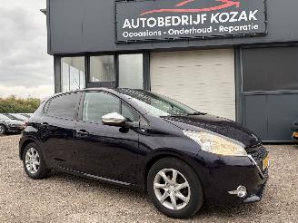 Gebrauchtwagen PKW Peugeot 208 1.2 PureTech Style AUTOMAAT CRUISE NAVI 2015/6