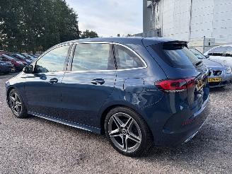 Mercedes B-klasse 180d Business Solution AMG Panoramadak automaat picture 3