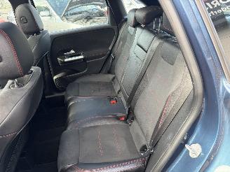 Mercedes B-klasse 180d Business Solution AMG Panoramadak automaat picture 10