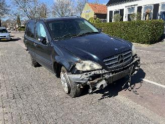 demontáž osobní automobily Mercedes ML 400 4.0 CDi V8-32V 2002/6