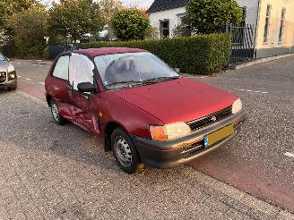 Voiture accidenté Toyota Starlet 1.3I AUT. E2 1994/11