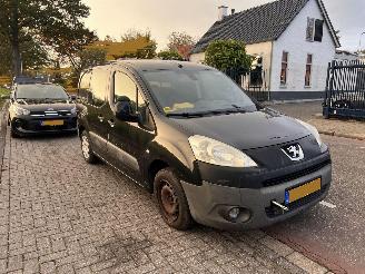 krockskadad bil bedrijf Peugeot Partner 190C 1.6 HDi 2010/1