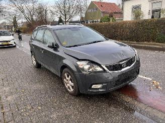 Autoverwertung Kia Cee d 1.6-16V  CVVT ombi 2010/5