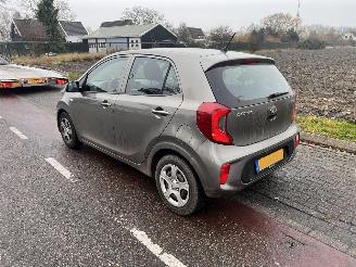 Kia Picanto 1.0-12V picture 4