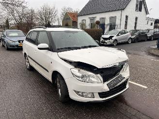 krockskadad bil auto Skoda Fabia 1.2 TDi Greenline Combi 2011/5