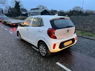 Kia Picanto 1.0-12V picture 4