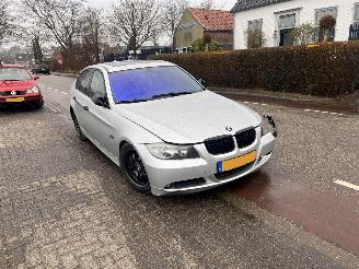 skadebil auto BMW 3-serie 320i 2005/4