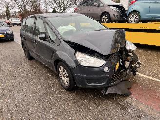 krockskadad bil auto Ford S-Max 2.0-16V Trend 2010/1