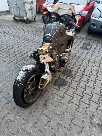 démontage motocyclettes  Honda VFR 1200 F DCT ABS 2014/6