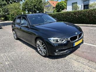 krockskadad bil auto BMW 3-serie Touring 318d High Executive 2018/5