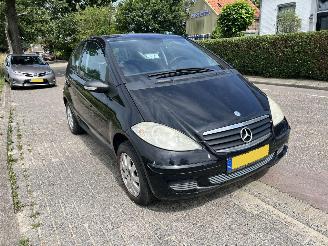 Vrakbiler auto Mercedes A-klasse A-150 3 drs 2006/6