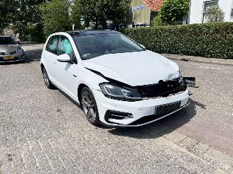 Voiture accidenté Volkswagen Golf 1.5 TSi Highline Business R 2018/1