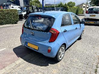 Kia Picanto 1.0-12V picture 3