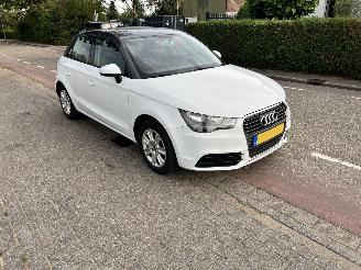 krockskadad bil auto Audi A1 1.2 TFSiSPORTBACK 2012/4