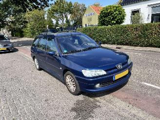damaged passenger cars Peugeot 306 1.61 Combi 2002/2