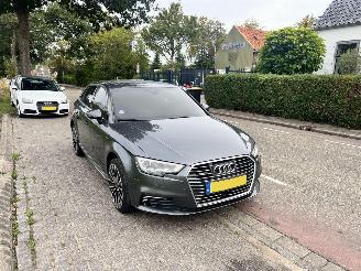 krockskadad bil auto Audi A3 SPORTBACK E-TRON 2016/12