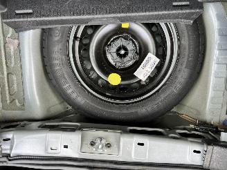 Opel Corsa-E 1.4-16V picture 11