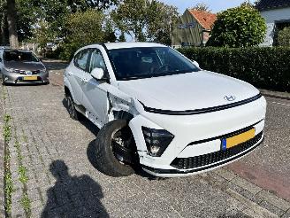 Schadeauto Hyundai Kona Electric Comfort 48,4 KWh 2024/3