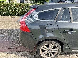 Volvo V-40 2.0 D4 Momentum picture 7