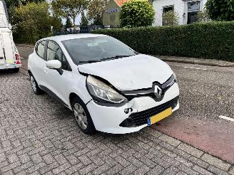 Unfallwagen Renault Clio 0.9 TCe Expression 2013/6