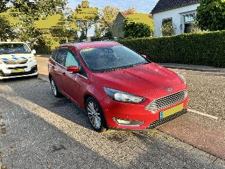 krockskadad bil auto Ford Focus 1.0 Titanium Edition 2015/7