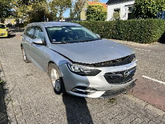 Voiture accidenté Opel Insignia 1.5 Turbo SPORTS TOURER 2017/8
