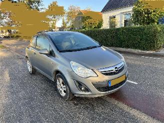 Schadeauto Opel Corsa 1.2-16V 2013/5