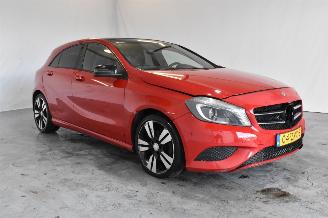 Coche accidentado Mercedes A-klasse 180 Ambition 2013/1