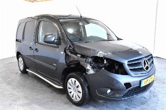krockskadad bil bedrijf Mercedes Citan 109 CDI BlueEFF. 2015/6