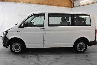 Volkswagen Transporter Kombi picture 4