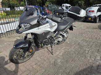 Honda VFR 800 VFR 800X Crossr. ABS picture 3