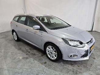 damaged passenger cars Ford Focus 1.0 EcoB. Titanium 2013/7