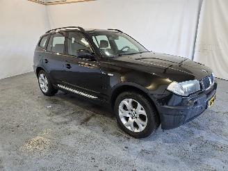 Schadeauto BMW X5 3.0i Executive 2004/6