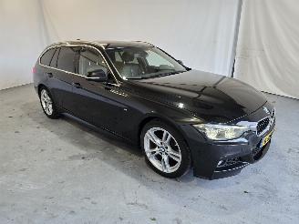 Damaged car BMW 3-serie 318i M Sport Corporate Lease 2019/9