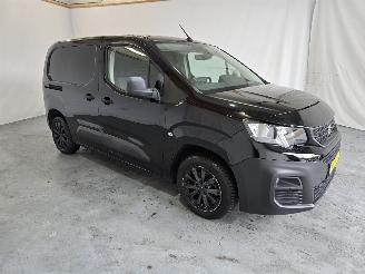Vaurioauto  passenger cars Peugeot Partner 1.6 BlueHDI Pro 2019/10
