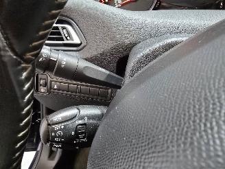 Peugeot 308 1.2 VTi Blue Lease picture 25