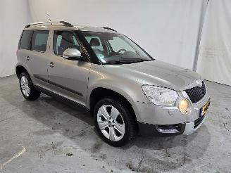 krockskadad bil auto Skoda Yeti 1.2 TSI Elegance 2010/8