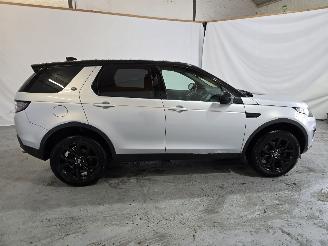 Land Rover Discovery Sport 2.0 TD4 HSE picture 8