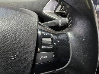 Peugeot 308 1.2 PureTech Style picture 31