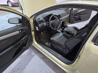 Opel Astra GTC 1.6 Enjoy picture 18