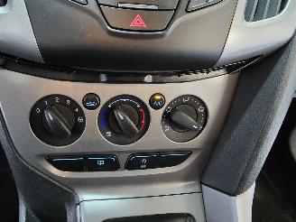 Ford Focus 1.0 EcoBoost Trend picture 28