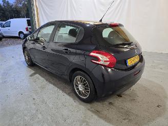 Peugeot 208 1.2 VTi Allure picture 5