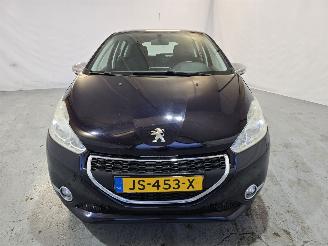 Peugeot 208 1.2 VTi Allure picture 2