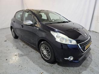 skadebil auto Peugeot 208 1.2 VTi Allure 2013/9