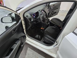 Hyundai I-10 1.0i i-Motion picture 18