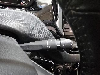 Peugeot 2008 1.2 PureTech Active picture 25