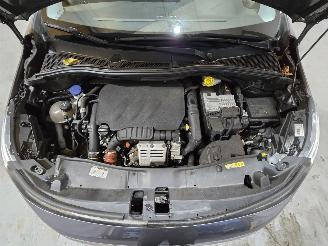 Peugeot 2008 1.2 PureTech Active picture 13