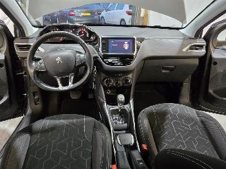 Peugeot 2008 1.2 PureTech Active picture 21